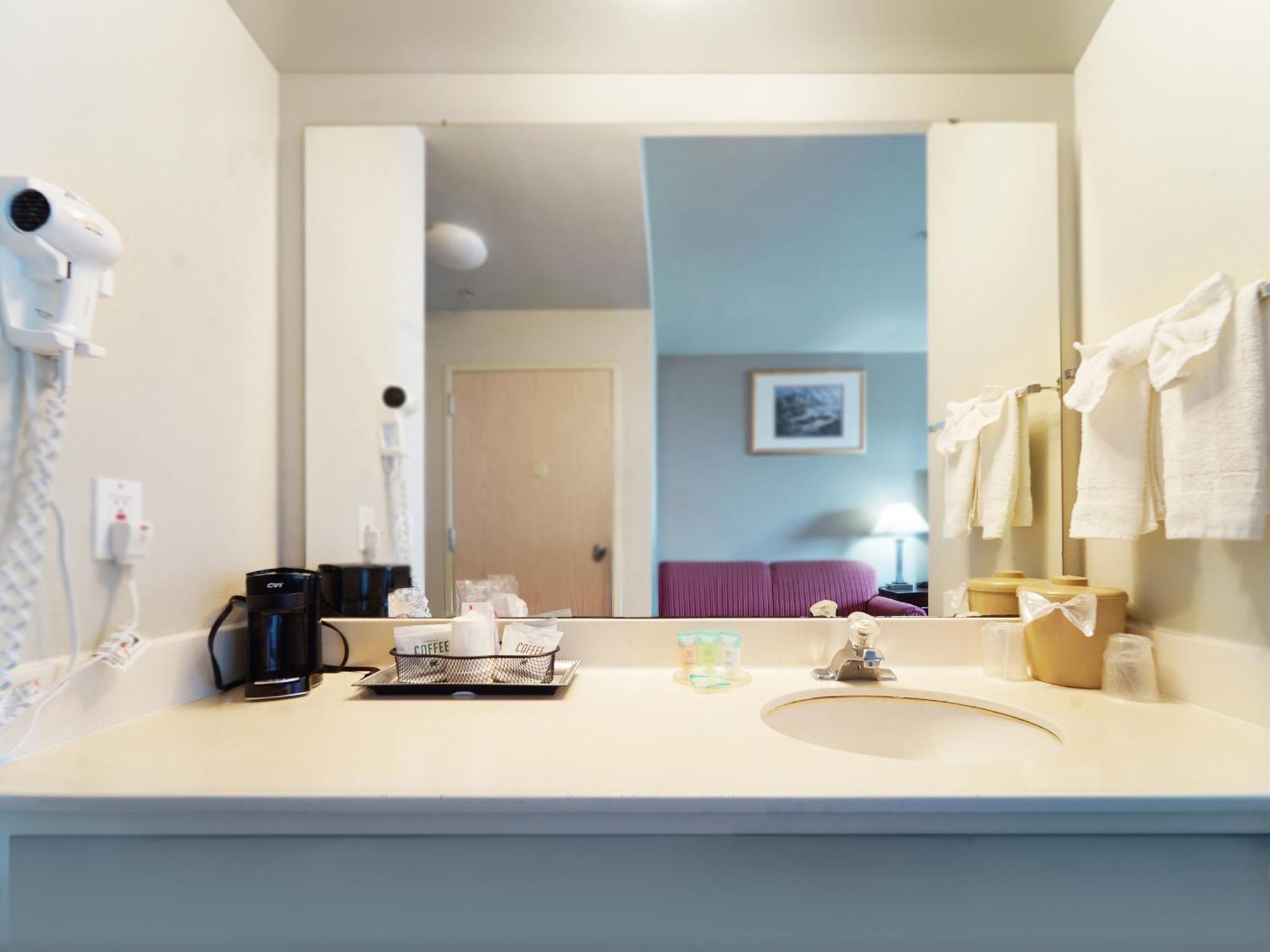 Bayvue Hotel, & Hotel 3*